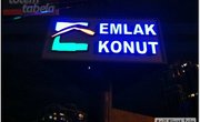 emlak totem gece.JPG